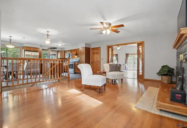 225 N Berry Pine Rd, Rapid City, SD 57702