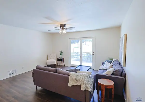 3952 Fairway Hills Dr, Rapid City, SD 57702