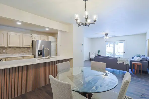 3952 Fairway Hills Dr, Rapid City, SD 57702