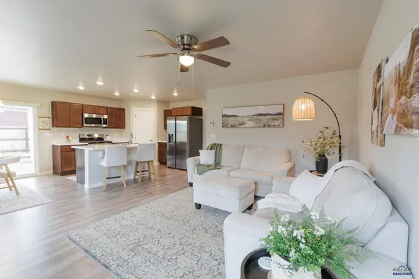 515 Aaron Ct, Rapid City, SD 57703