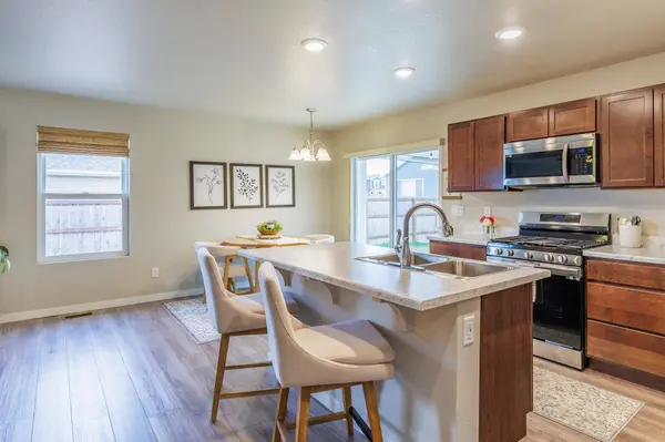 515 Aaron Ct, Rapid City, SD 57703