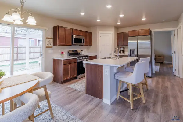 515 Aaron Ct, Rapid City, SD 57703