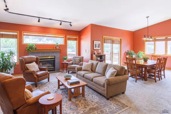1212 Mountain Springs Ln, Rapid City, SD 57702