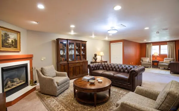 1212 Mountain Springs Ln, Rapid City, SD 57702
