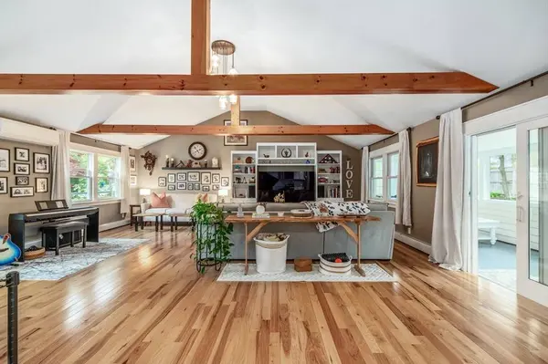 32 Holly Street, Gloucester, MA 01930