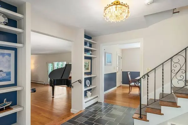 13 Hickory Hill Road, Manchester, MA 01944