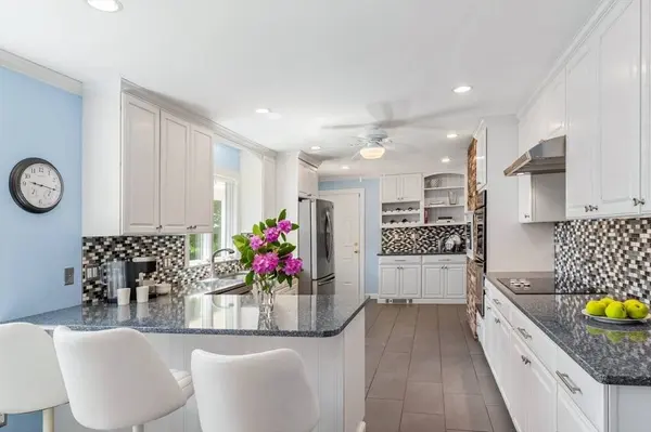 13 Hickory Hill Road, Manchester, MA 01944