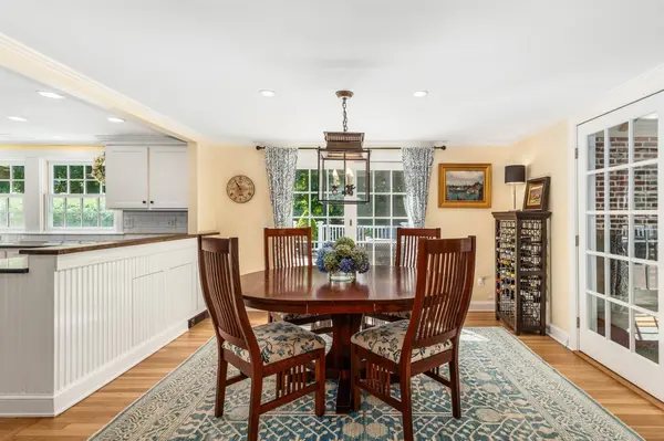 10 Burhnam Road, Wenham, MA 01984