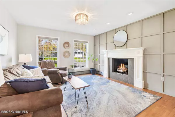 25 Algonquin Drive, Queensbury, NY 12804