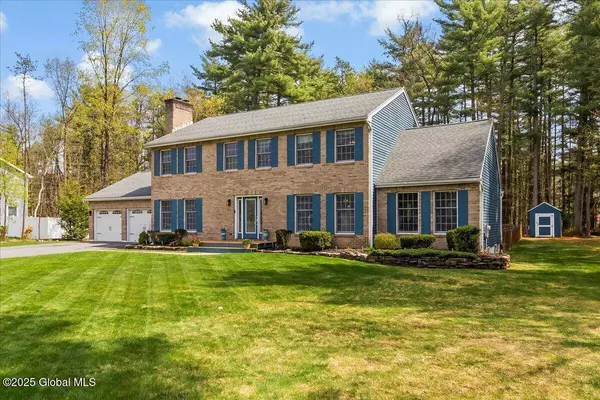 25 Algonquin Drive, Queensbury, NY 12804