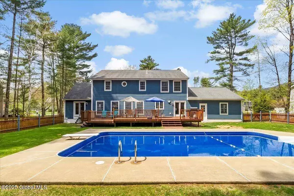 25 Algonquin Drive, Queensbury, NY 12804