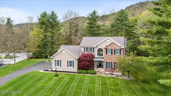 13 Noble Way, Queensbury, NY 12804