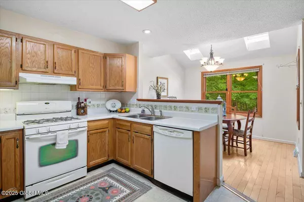 38 Woodside Drive, Clifton Park, NY 12065