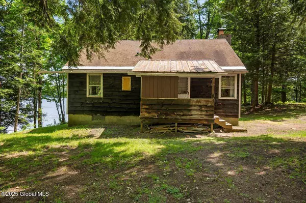 50 Shore Way, Minerva, NY 12851