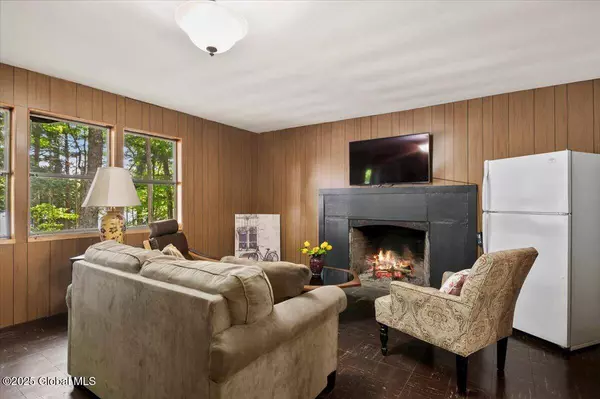 50 Shore Way, Minerva, NY 12851