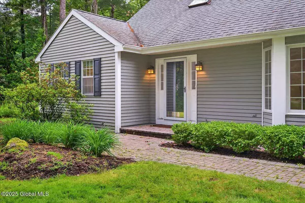 13 Beacon Hill Drive, Saratoga Springs, NY 12866