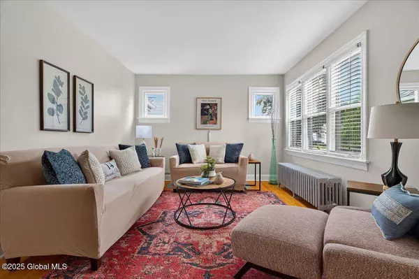 14 Grounds Place, Colonie, NY 12205