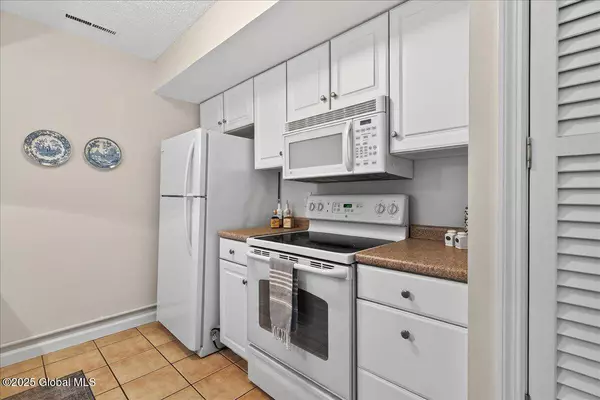 16 Whispering Pines Road, Wilton, NY 12831