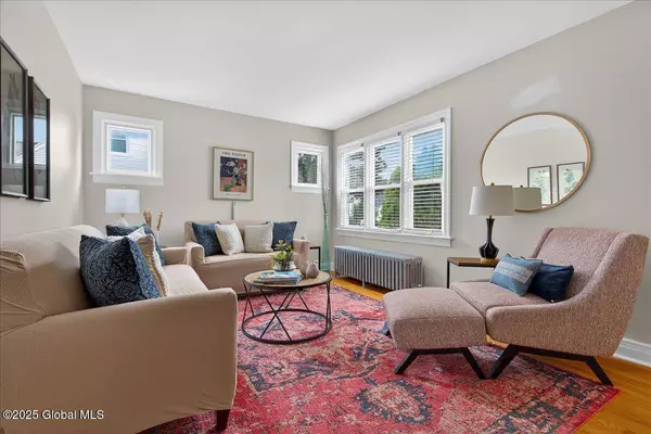 14 Grounds Place, Colonie, NY 12205