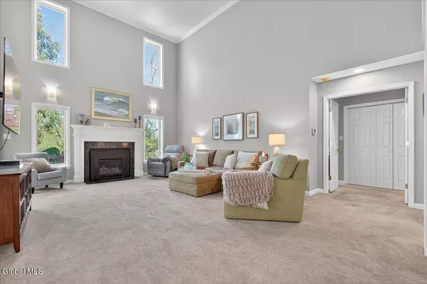 2463 E Nott Street, Niskayuna, NY 12309