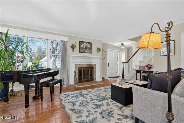 9 Luzerne Place, Queensbury, NY 12804