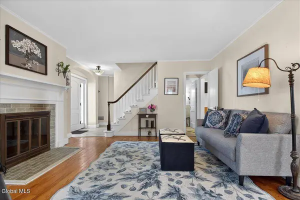 9 Luzerne Place, Queensbury, NY 12804