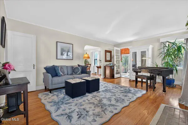 9 Luzerne Place, Queensbury, NY 12804