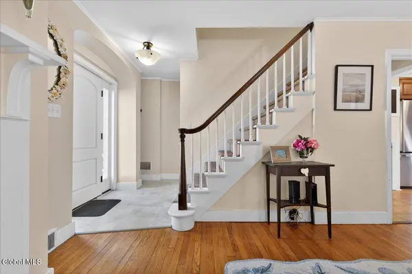 9 Luzerne Place, Queensbury, NY 12804