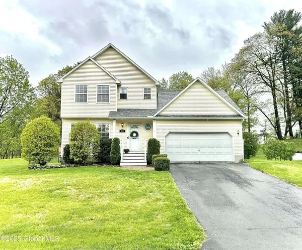 102 Trinity Place, Bethlehem, NY 12158