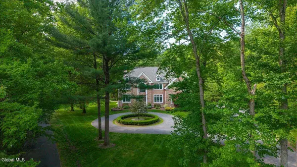7 Towline Lane, Clifton Park, NY 12065
