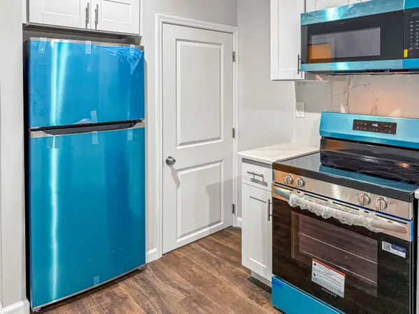 889 S 17th St #Apt 1, Newark, NJ 07108-1136