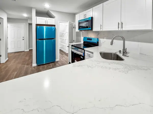 889 S 17th St #Apt 1, Newark, NJ 07108-1136