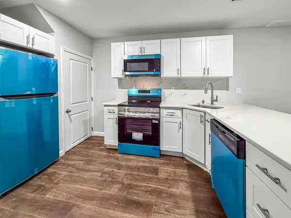 889 S 17th St #Apt 1, Newark, NJ 07108-1136