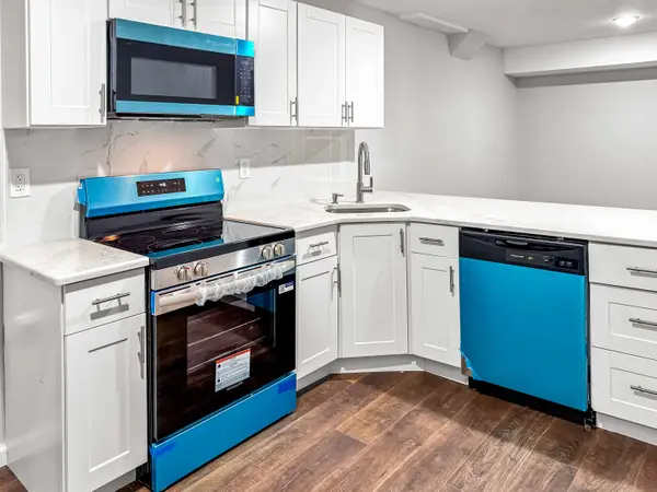 889 S 17th St #Apt 1, Newark, NJ 07108-1136