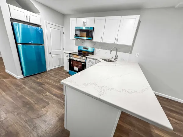 889 S 17th St #Apt 1, Newark, NJ 07108-1136