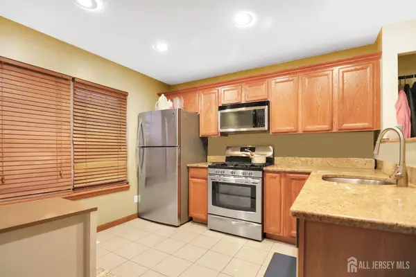 140 Lawrence ST, New Brunswick, NJ 08901