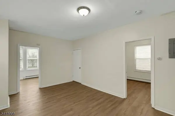 496 21St St, Apt 2 #2, Irvington Twp., NJ 07111