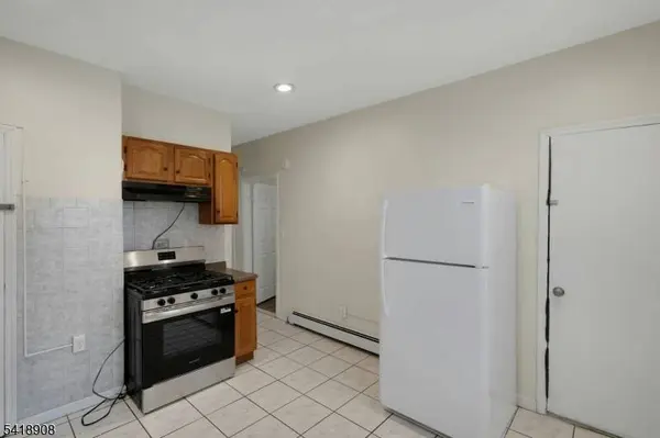 496 21St St, Apt 2 #2, Irvington Twp., NJ 07111