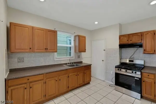 496 21St St, Apt 2 #2, Irvington Twp., NJ 07111