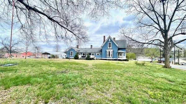 6 River ST SW, Cave Spring, GA 30124