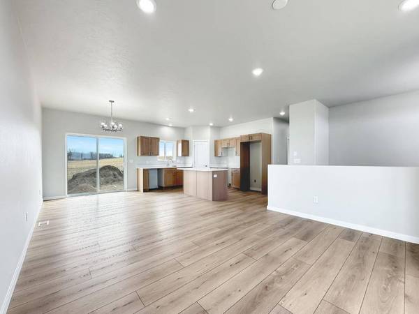 2301 Johnson St., Burlington, ND 58722