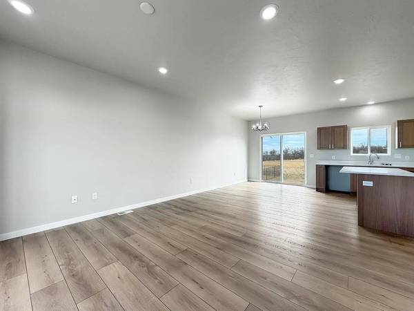 2301 Johnson St., Burlington, ND 58722