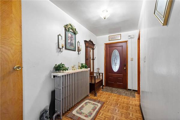 18 Oakland Sq, Oakland, PA 15213