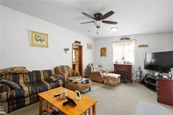 18 Oakland Sq, Oakland, PA 15213