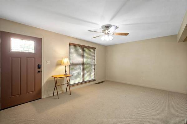 2748 Columbia Ave, Braddock Hills, PA 15221