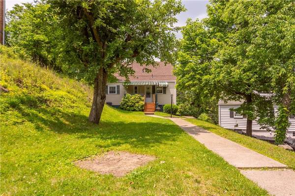 1853 Montour St, Coraopolis, PA 15108