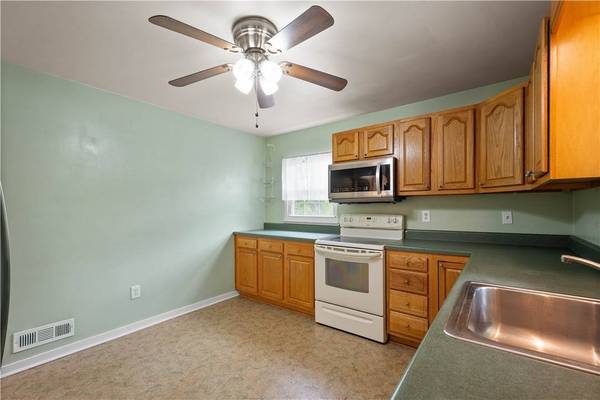 1853 Montour St, Coraopolis, PA 15108