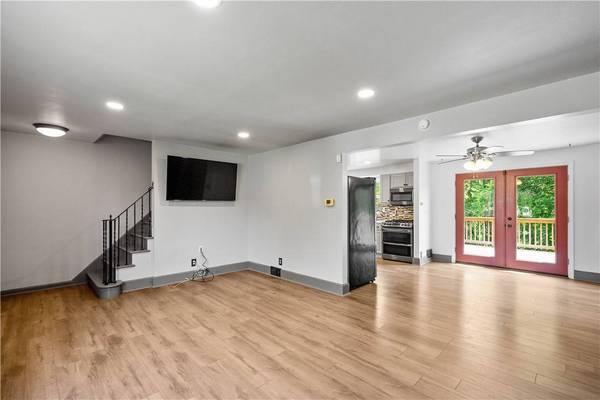 804 Division St, West Mifflin, PA 15122