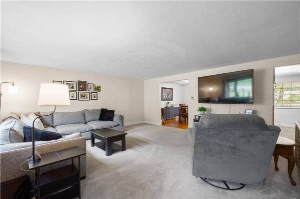 3100 Albine Dr, Shaler, PA 15116