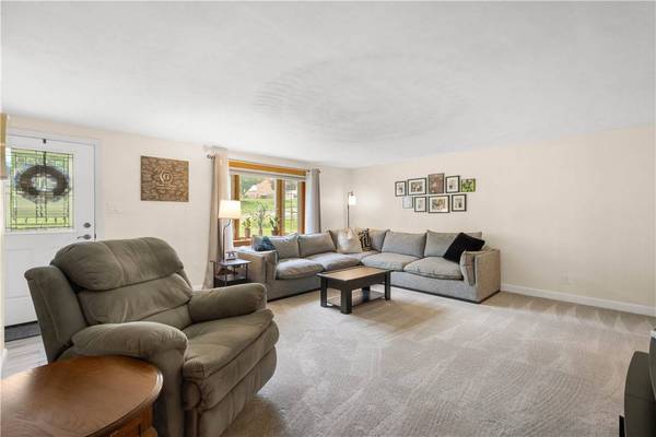 3100 Albine Dr, Shaler, PA 15116